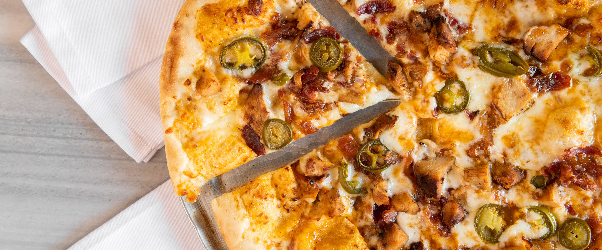 Karaoke Bars in Maricopa County, Arizona: Enjoy Food and Drinks